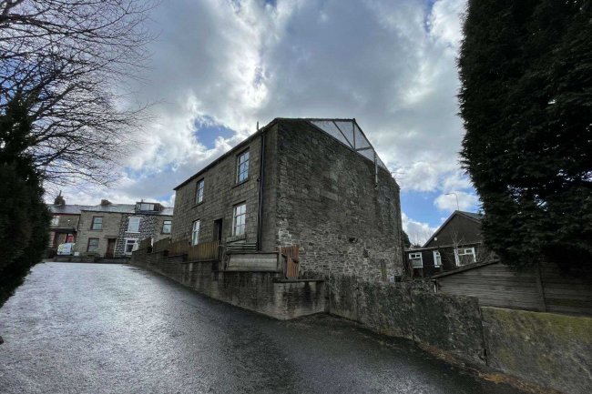 197 Bury Road, Rawtenstall, Rossendale, Lancashire, BB4 6DJ 10