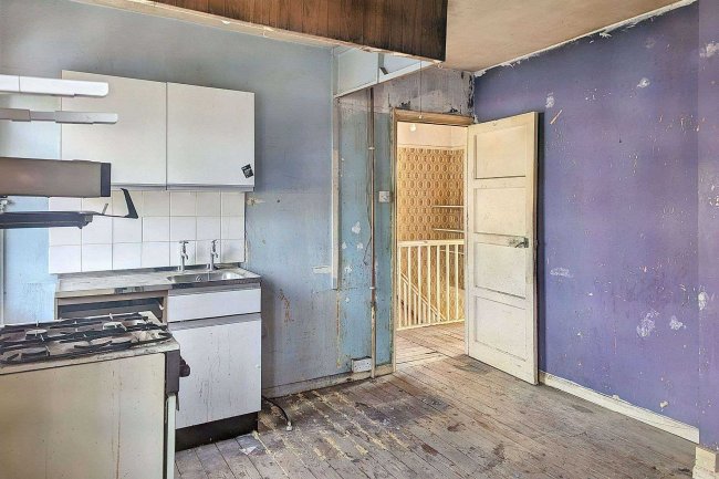 10 Everard Lane, Caterham, CR3 6QS 4