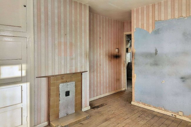 10 Everard Lane, Caterham, CR3 6QS 4