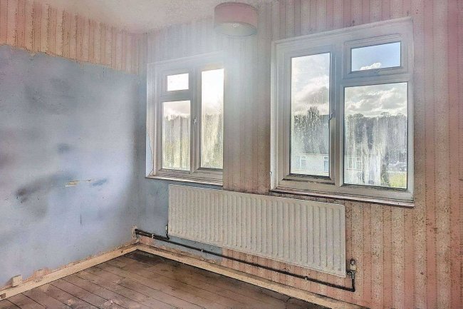 10 Everard Lane, Caterham, CR3 6QS 4