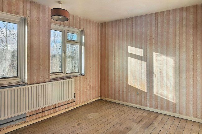 10 Everard Lane, Caterham, CR3 6QS 4