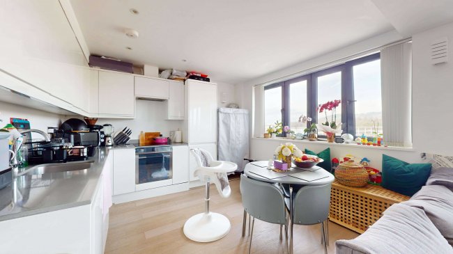 Flat 71, Vista House, Lincoln Road, Dorking, Surrey, RH4 1GP 5