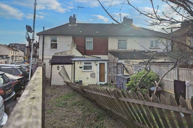 100 Mitcham Road, Croydon, CR0 3RJ 6