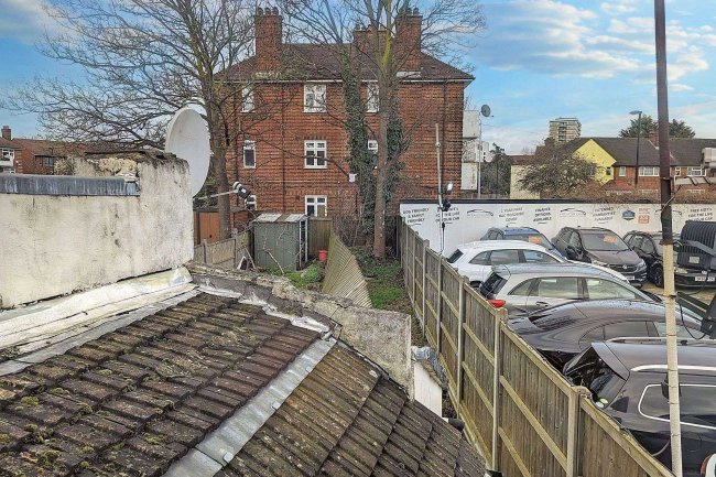 100 Mitcham Road, Croydon, CR0 3RJ 6