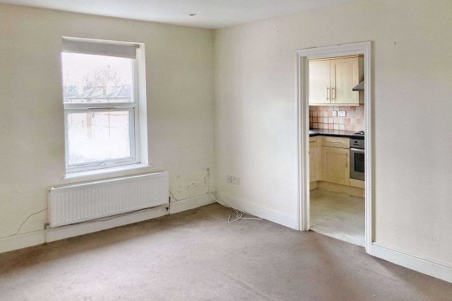 Flat 8 34 Tonbridge Road, Maidstone, Kent, ME16 8SH 5