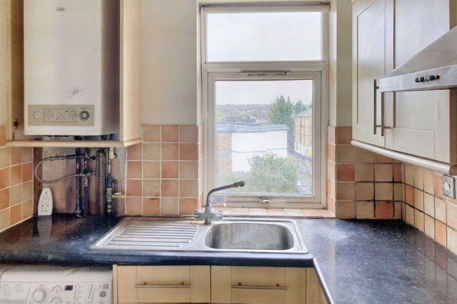 Flat 8 34 Tonbridge Road, Maidstone, Kent, ME16 8SH 5