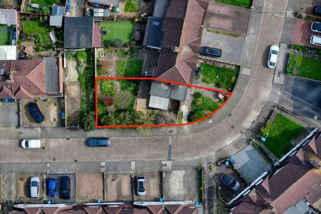 Land adjacent to 26 Bedford Crescent, Enfield, EN3 6JU 4