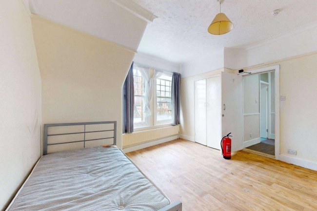 14 Weston Park, Crouch End, London, N8 9TJ 9