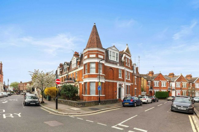 14 Weston Park, Crouch End, London, N8 9TJ 9
