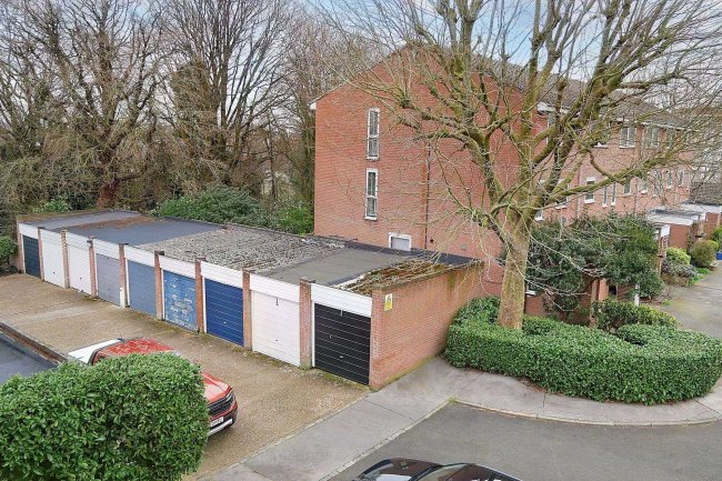 29 Eskmont Ridge, Upper Norwood, London, SE19 3PZ 9