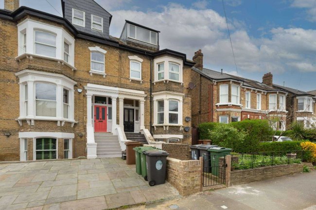 Basement Flat, 14 Wallwood Road, Wanstead, London, E11 1DF 8