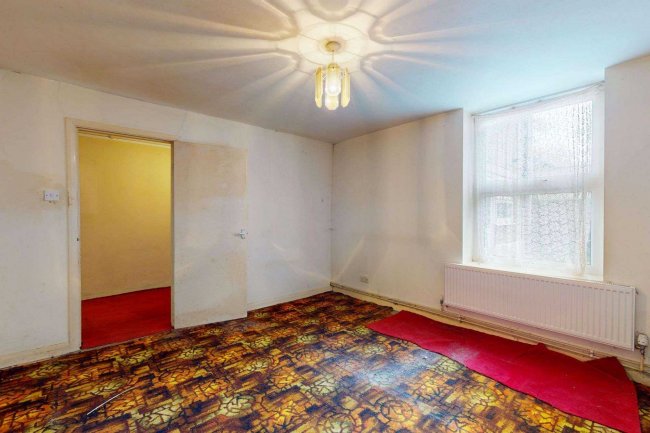 Basement Flat, 14 Wallwood Road, Wanstead, London, E11 1DF 8