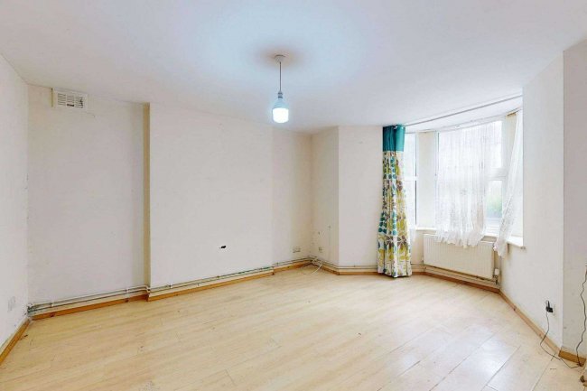 Basement Flat, 14 Wallwood Road, Wanstead, London, E11 1DF 8