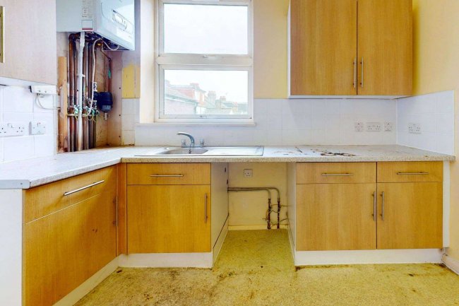 First Floor Flat, 58 Essex Road, Manor Park, London, E12 6RE 9