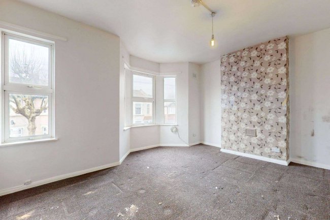 First Floor Flat, 58 Essex Road, Manor Park, London, E12 6RE 9