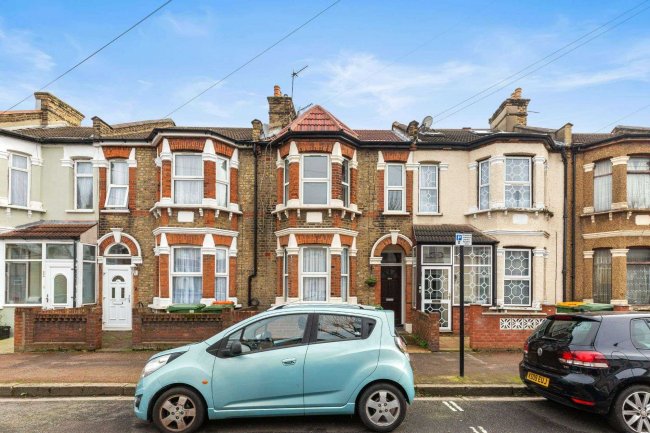 First Floor Flat, 58 Essex Road, Manor Park, London, E12 6RE 9