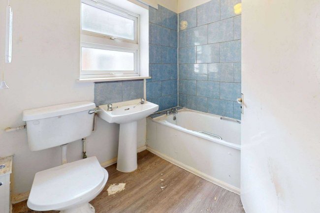 First Floor Flat, 58 Essex Road, Manor Park, London, E12 6RE 9