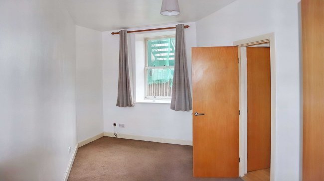 Flat 12 Howgate House, 3 Wellington Road, Dewsbury WF13 1HF 2