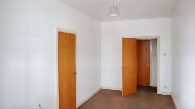 Flat 12 Howgate House, 3 Wellington Road, Dewsbury WF13 1HF 2