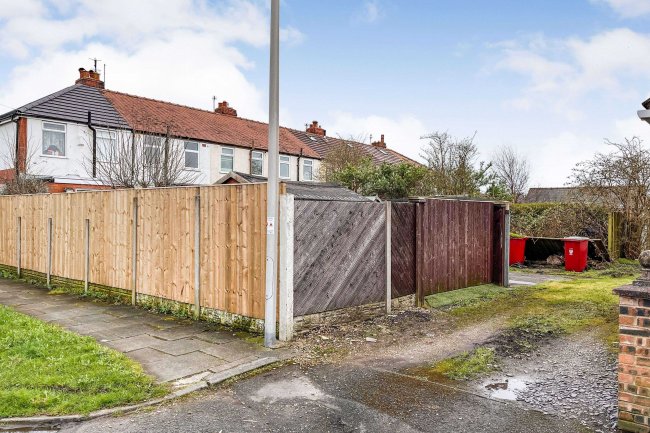 182 Midgeland Road, Blackpool FY4 5HH 3