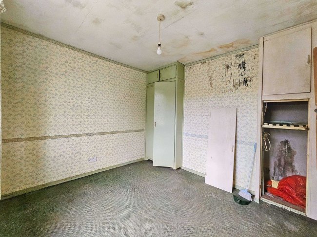 70 Fairfield Drive, Bury, BL9 7SJ 2