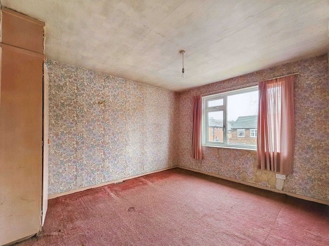 70 Fairfield Drive, Bury, BL9 7SJ 2