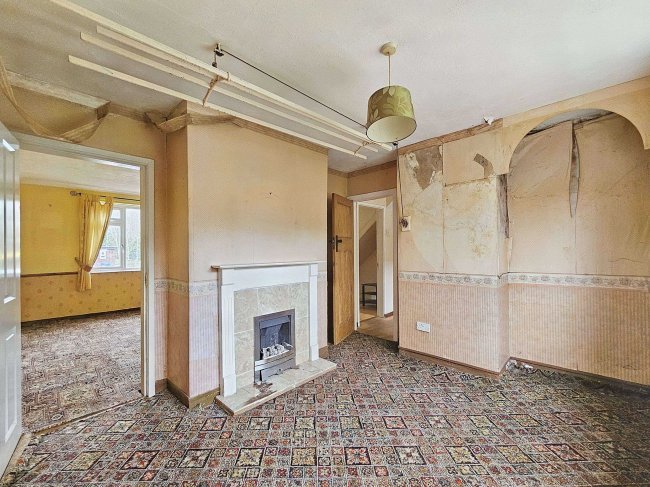 70 Fairfield Drive, Bury, BL9 7SJ 2