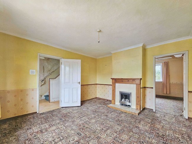 70 Fairfield Drive, Bury, BL9 7SJ 2