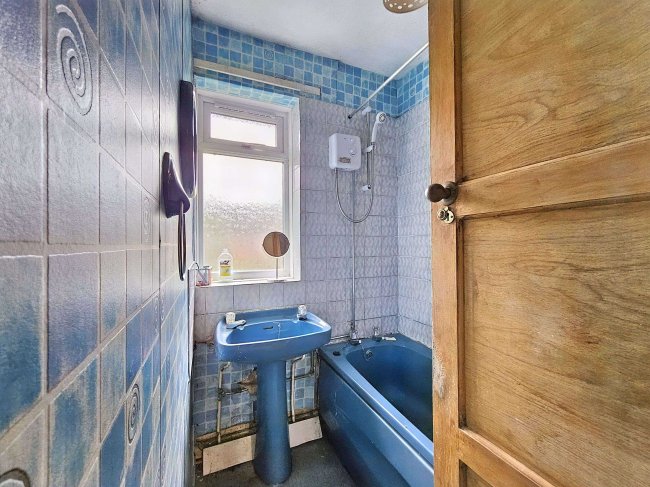 70 Fairfield Drive, Bury, BL9 7SJ 2