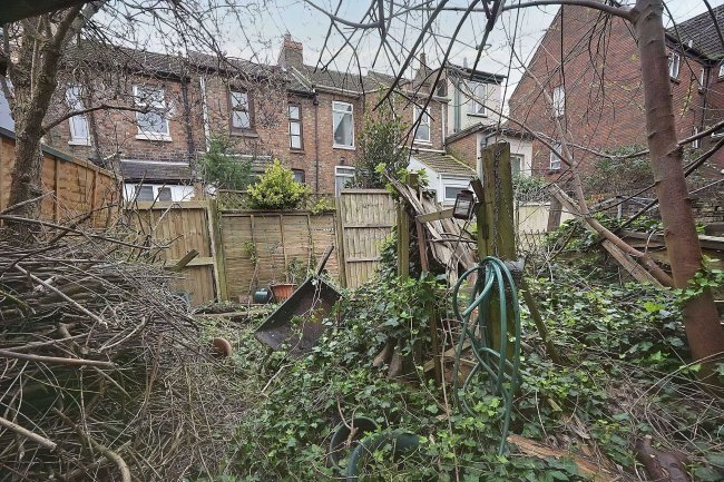 11 Bradstone New Road, Folkestone, CT20 1HP 3