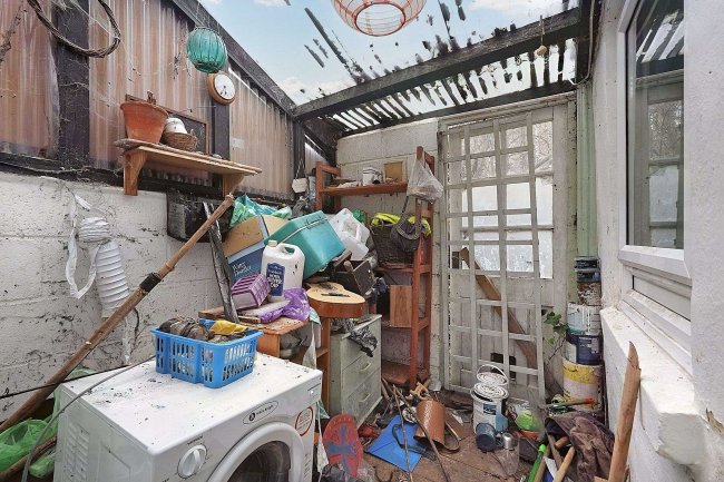 11 Bradstone New Road, Folkestone, CT20 1HP 3