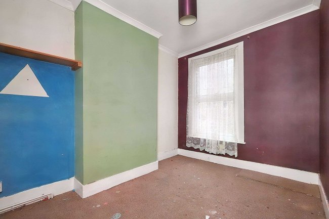 11 Bradstone New Road, Folkestone, CT20 1HP 3