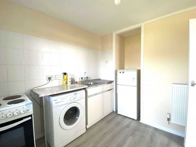 Flat 51 Honiton House, Exeter Road, Enfield, Middlesex, EN3 7TS 1