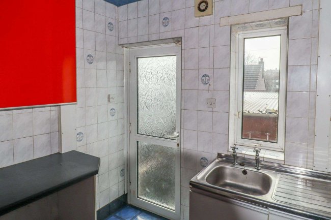 116 Oak Street, Colne BB8 0BA 6