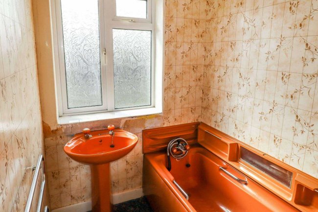 116 Oak Street, Colne BB8 0BA 6