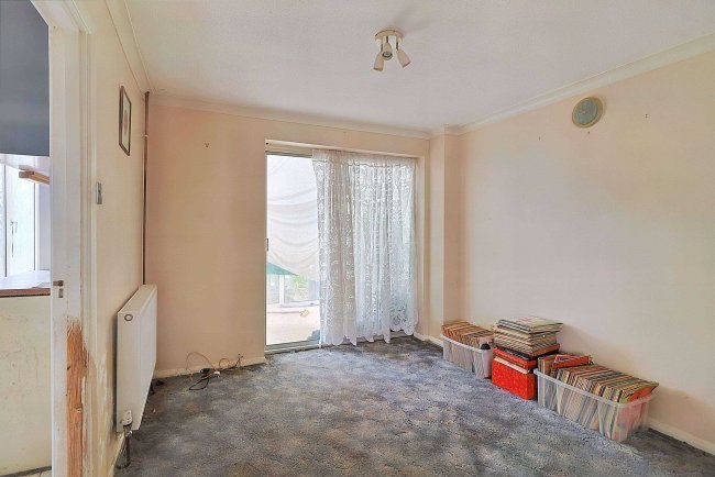 9 Oakley Close, Holbury, Southampton, SO45 2PJ 10