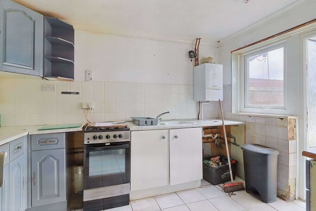 9 Oakley Close, Holbury, Southampton, SO45 2PJ 10