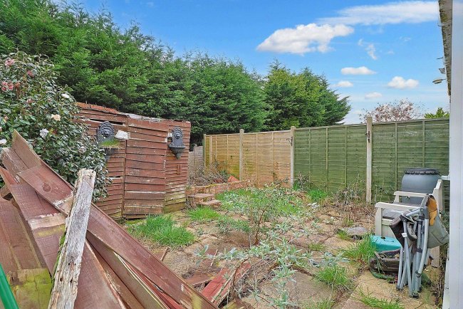 9 Oakley Close, Holbury, Southampton, SO45 2PJ 10