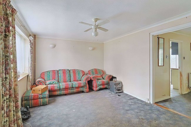 9 Oakley Close, Holbury, Southampton, SO45 2PJ 10