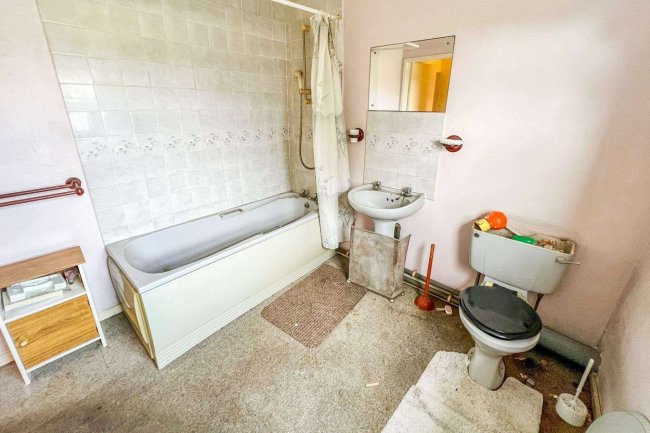 41 Curzon Street, Calne, SN11 0DE 9