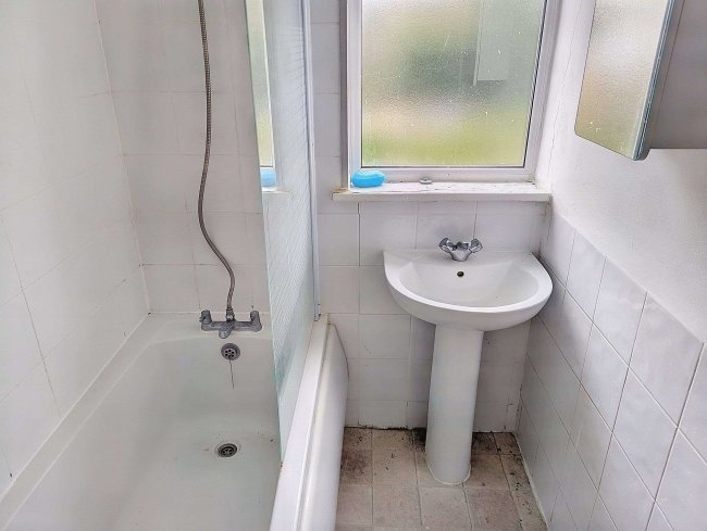 14 Ross Road, South Norwood, London, SE25 6SE 10