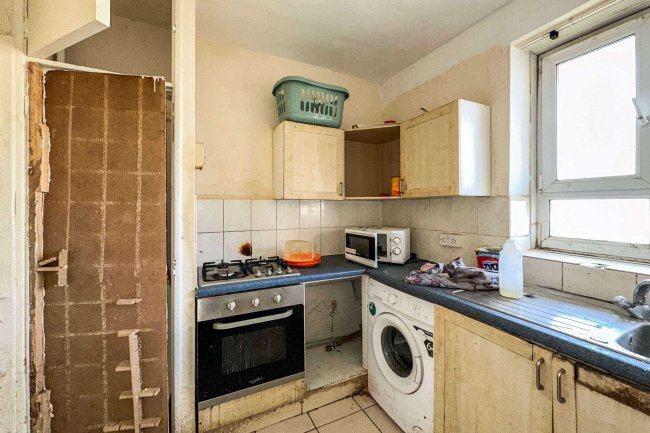 23 Holyrood House, Portland Rise, Finsbury Park, London, N4 2QD 6