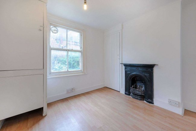 31 Harberton Road, London, N19 3JS 4