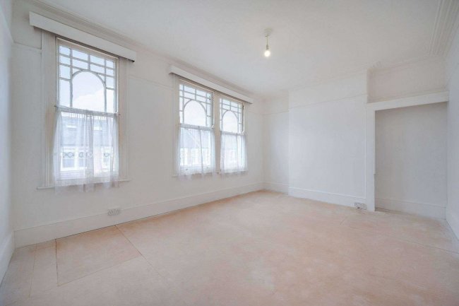 31 Harberton Road, London, N19 3JS 4