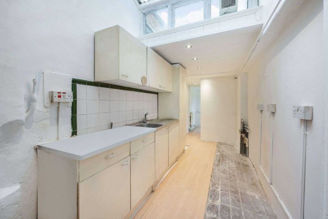 31 Harberton Road, London, N19 3JS 4