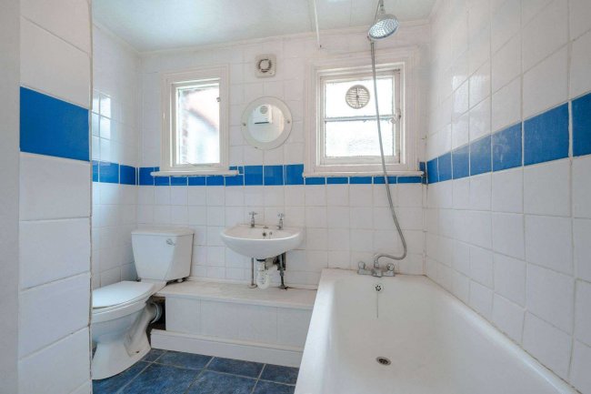 31 Harberton Road, London, N19 3JS 4