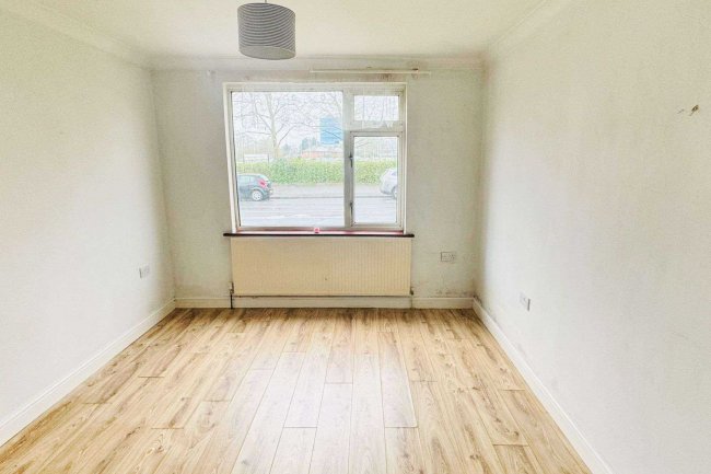 261 Burgess Road, Southampton, SO16 3HF 1