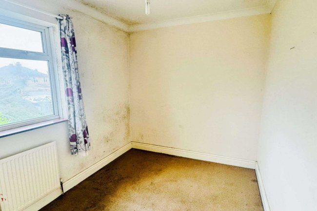 261 Burgess Road, Southampton, SO16 3HF 1