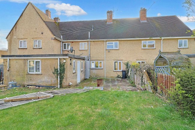 61 Hedge End Road, Andover, SP10 2DJ 7