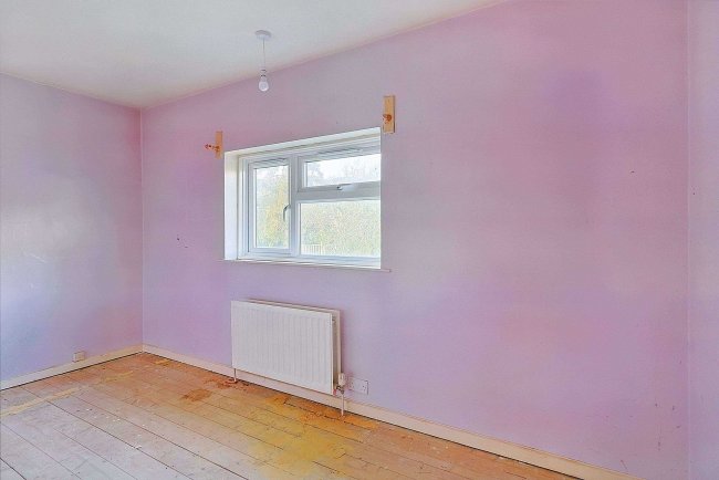 61 Hedge End Road, Andover, SP10 2DJ 7